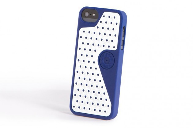 oakley b1b case for iphone 5 and ipad 02 630x419 Oakley B1B Case for Apple iPhone and iPad