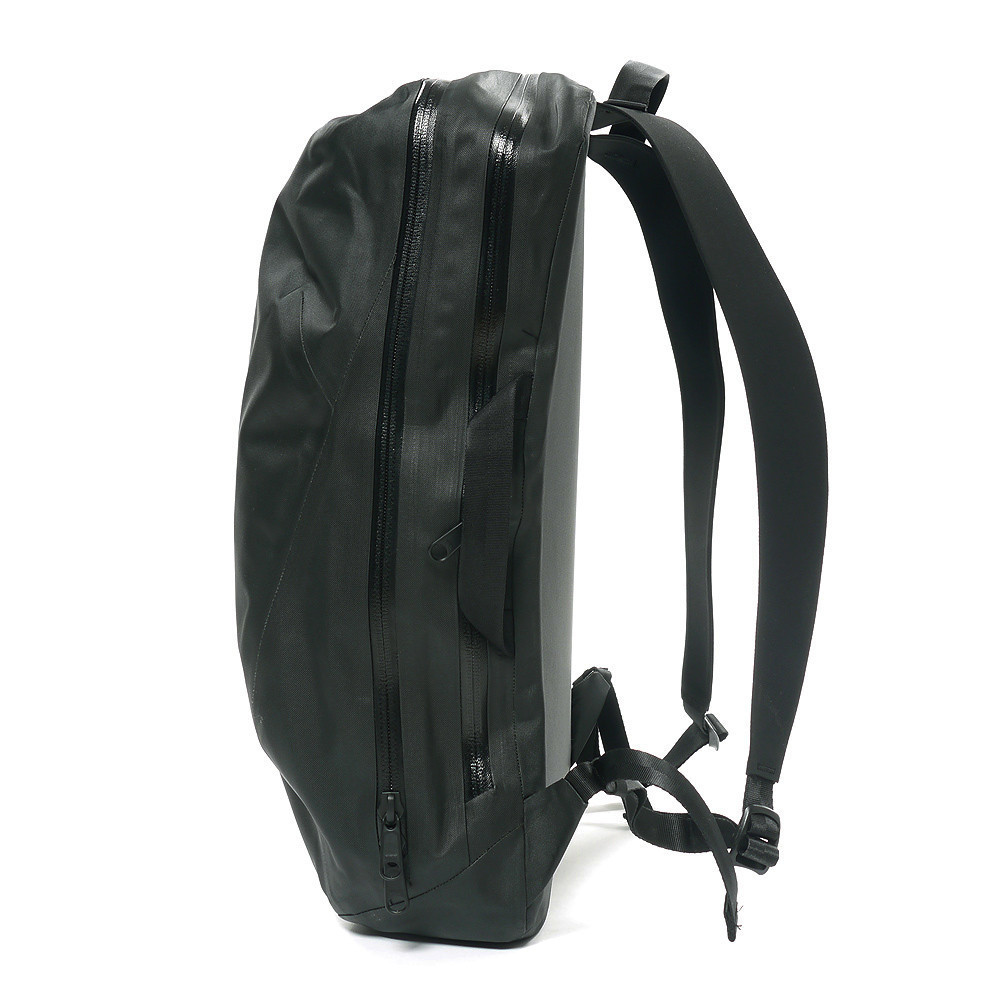 NominPackBlack2 5d18cff7 cf0b 4be4 917b 64632d1709ad 1024x1024 Arcteryx Veilance Nomin Backpack