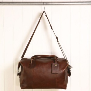 Barbour Leather Travel Explorer in Dark Brown