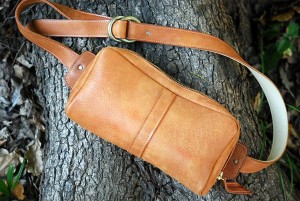 Roberu Fall/Winter 2011 Ground Shoulder Pouch